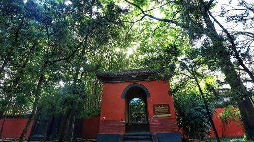 穿越三国&bull;武侯祠讲解游【含门票+60分钟人工讲解+无线耳麦】